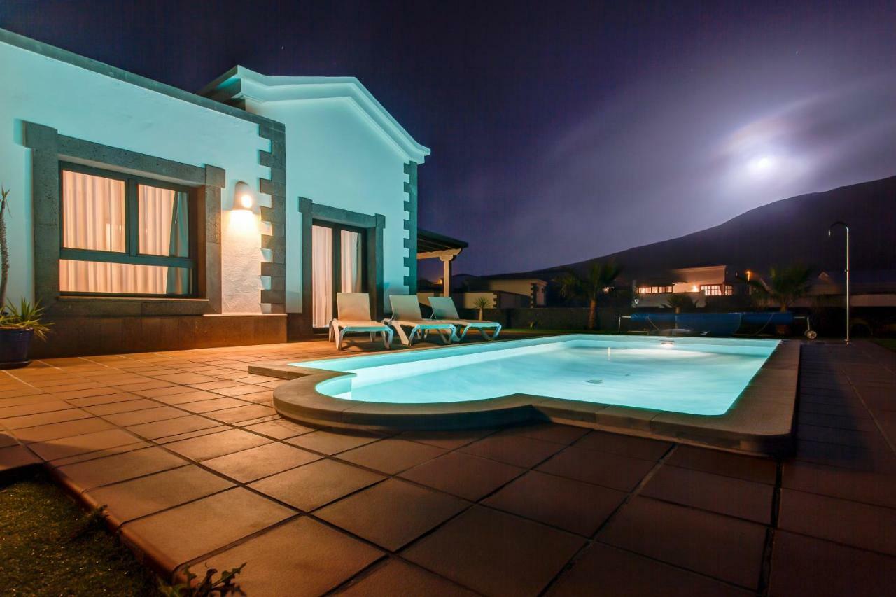 Villa Esterlicia Playa Blanca  Extérieur photo